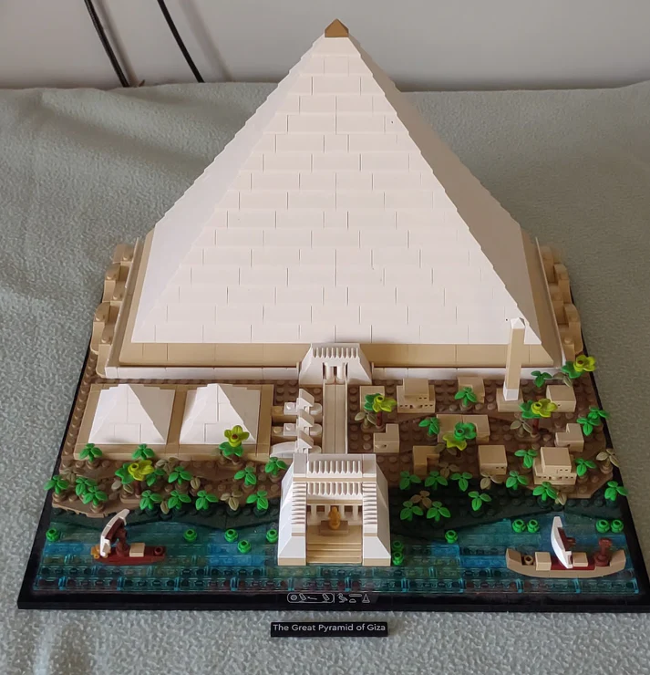 Grand Pyramid Builder Set