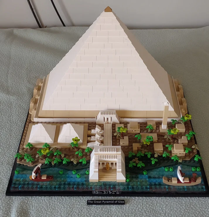 Grand Pyramid Builder Set